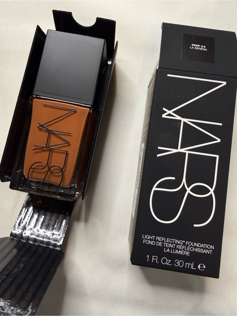 NARS Light Reflecting Foundation Deep 2.5 La Serena - Warm Brown